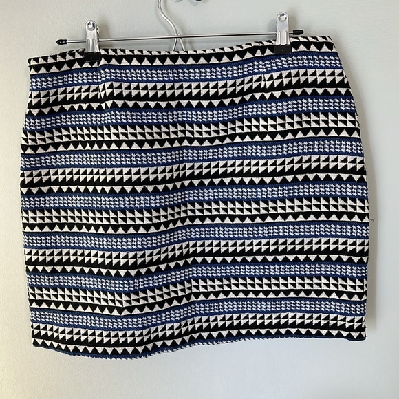 NWT BCBGeneration Aztec Print Mini Skirt - Picture 5 of 8